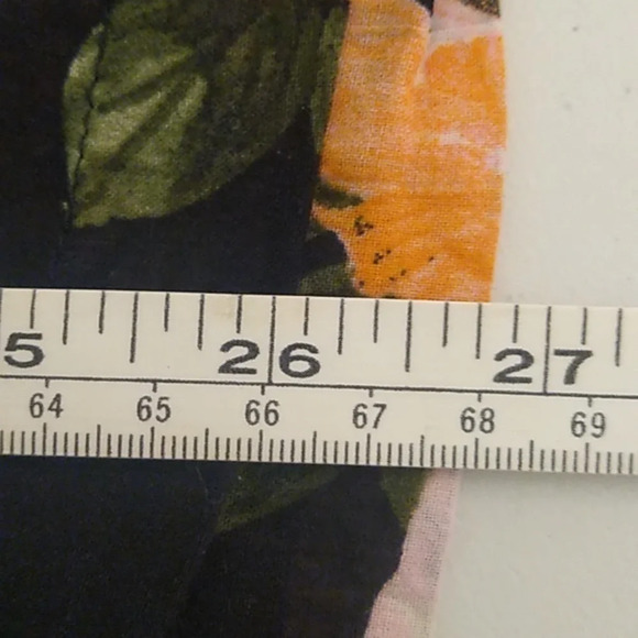 LIGHTWEIGHT, BOHO, COTTAGECORE, FEMININE, FLORAL ON  BLK, LONG SLEEVE BLOUSE - Picture 7 of 10